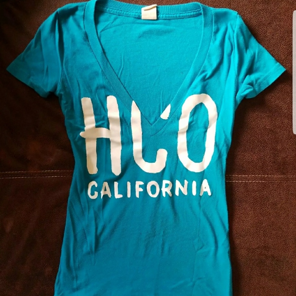 Hollister v-neck T-shirt sz XS